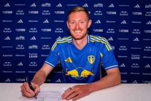 星空电竞官方网站-官方:利兹联签下纽卡中场肖恩-朗斯塔夫,据悉转会费超1200万镑